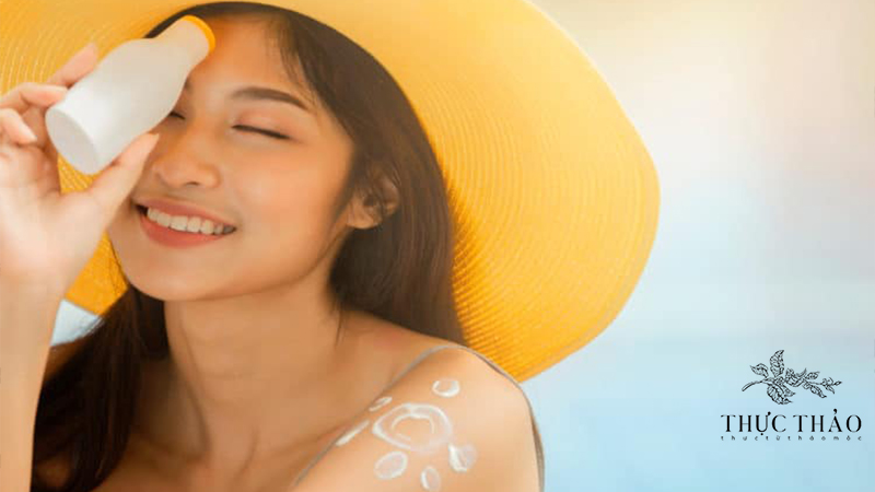 Tập thói quen "làm bạn" với kem chống nắng để bảo vệ da
