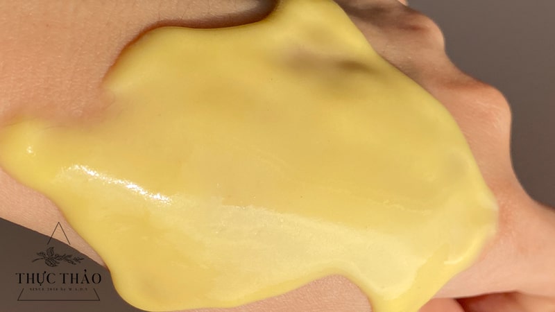 Làm sệt bột bắp với sữa tươi và thoa lên da là cách giúp da sáng mịn hơn