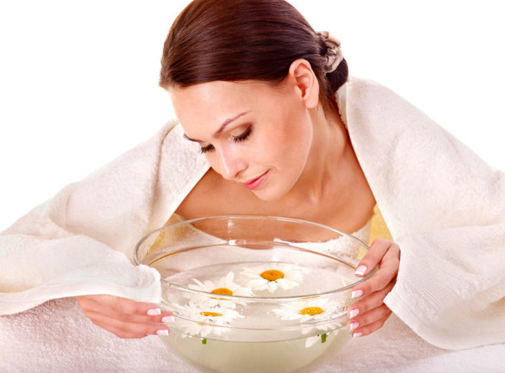 Xông hơi trị mụn ẩn tại nhà từ thảo dược thiên nhiên