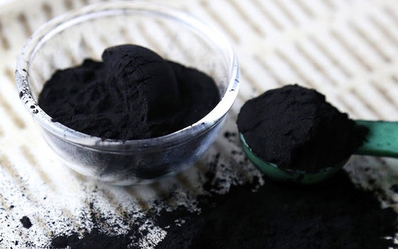 bột than hoạt tính trắng răng, đánh bay mảng bám ố vàng