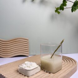 Bột hạt sen rang chín được làm từ loại hạt sen từ Huế nên rất thơm và độ mịn cao